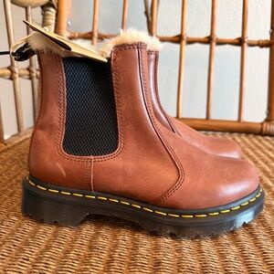 2976 LEONORE WOMEN'S FAUX FUR-LINED CHELSEA BOOTS, Size 6, NWT, Retail $180